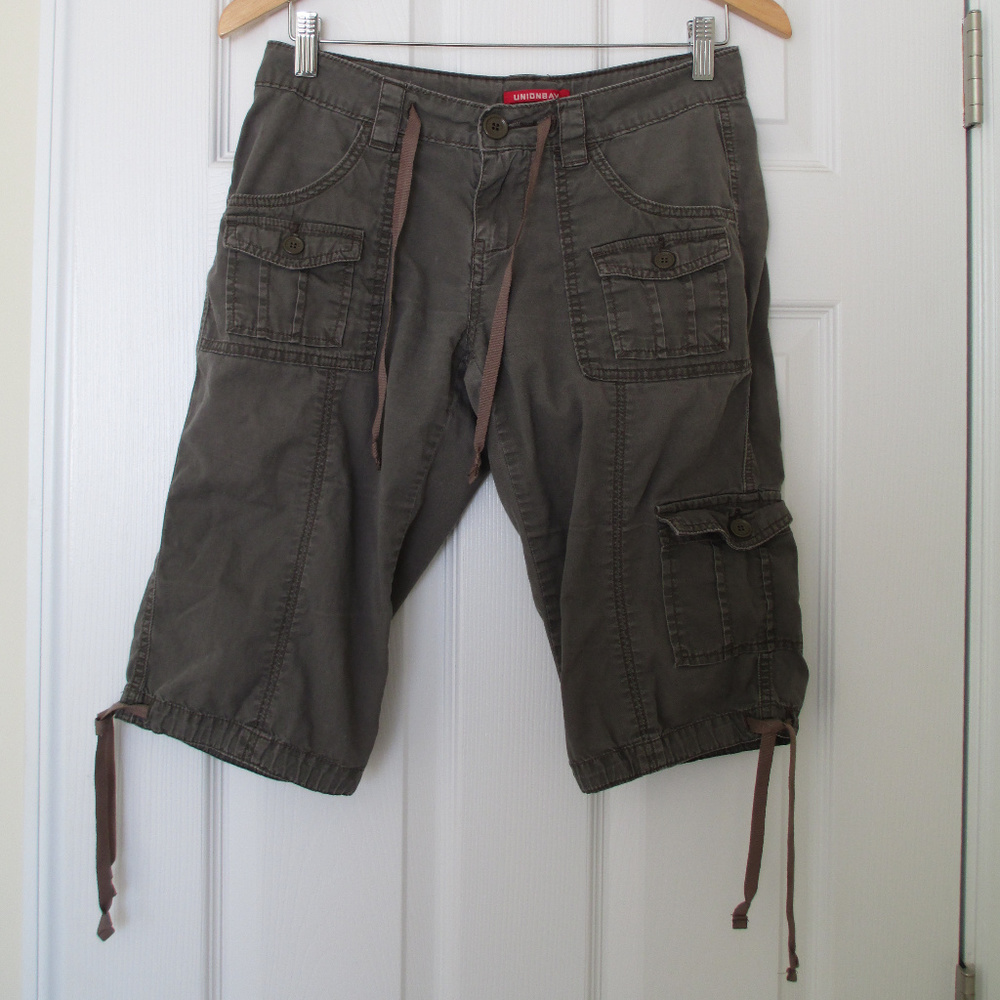 Unionbay Cargo Shorts Capris Size 3 Brown Gray